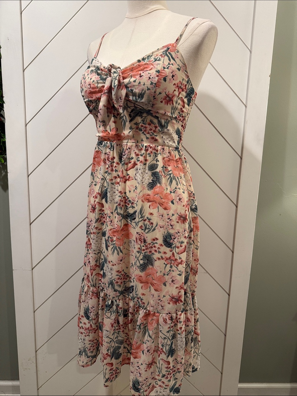 Wildflower Romance Midi Dress - Picture 8 of 11